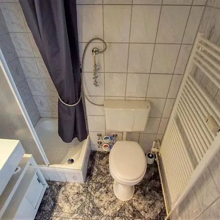 - Haus L, App 0l0610 *